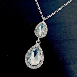 NWT Silver Double Teardrop Crystal Pendant Necklace